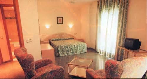 Hotel Don Pelayo Arbós المظهر الخارجي الصورة